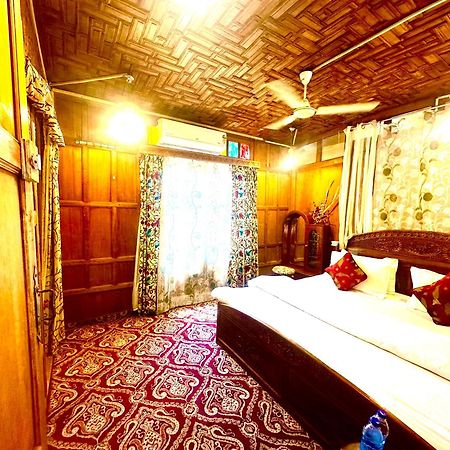 Lake Palace Group Of House Boats Srīnagar Екстериор снимка