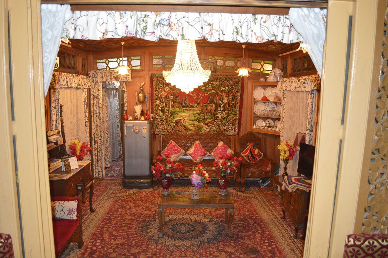 Lake Palace Group Of House Boats Srīnagar Екстериор снимка