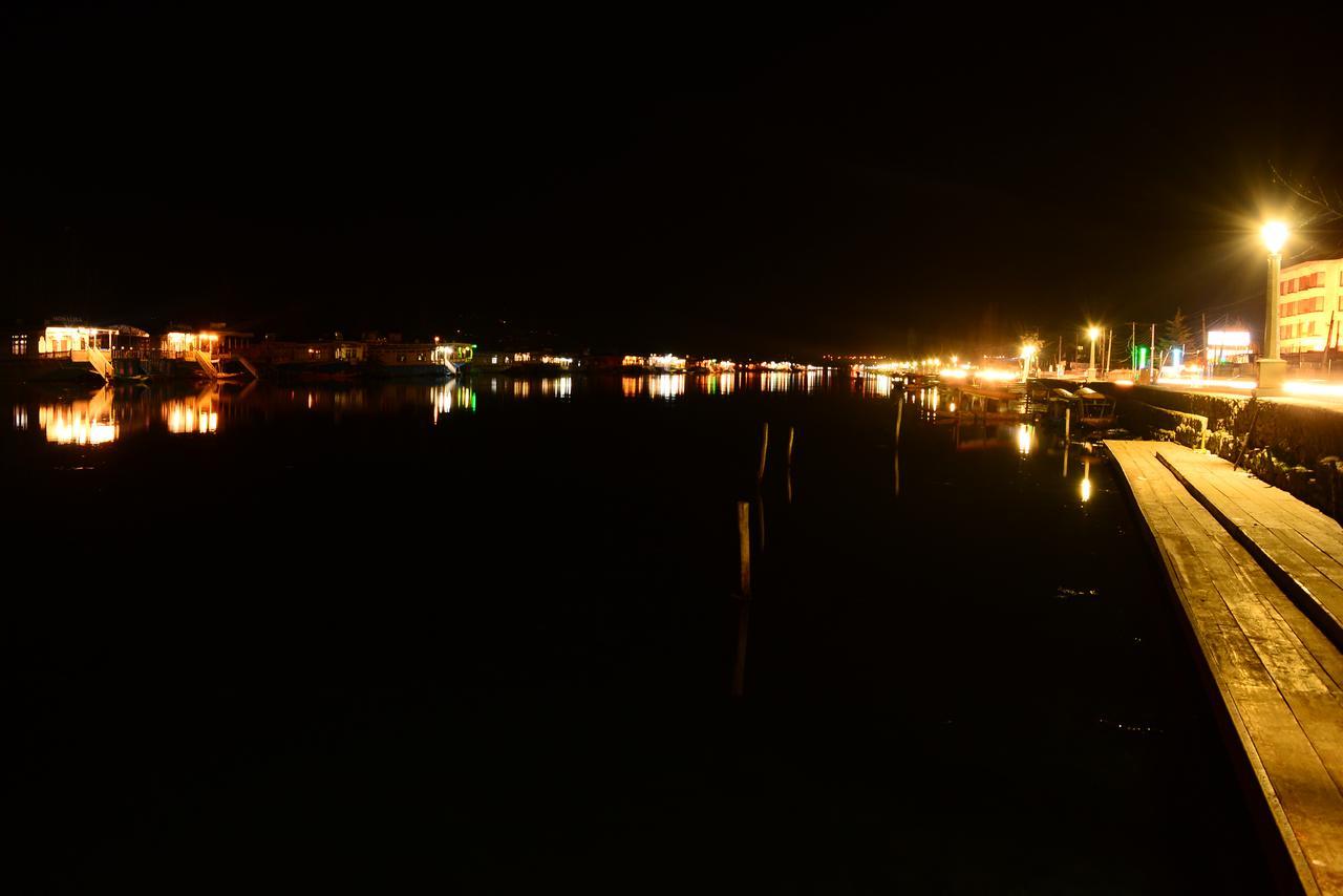 Lake Palace Group Of House Boats Srīnagar Екстериор снимка