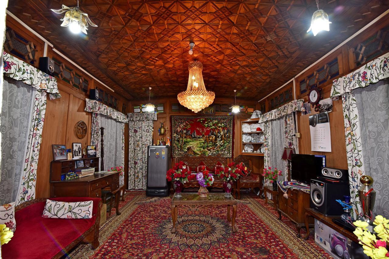 Lake Palace Group Of House Boats Srīnagar Екстериор снимка