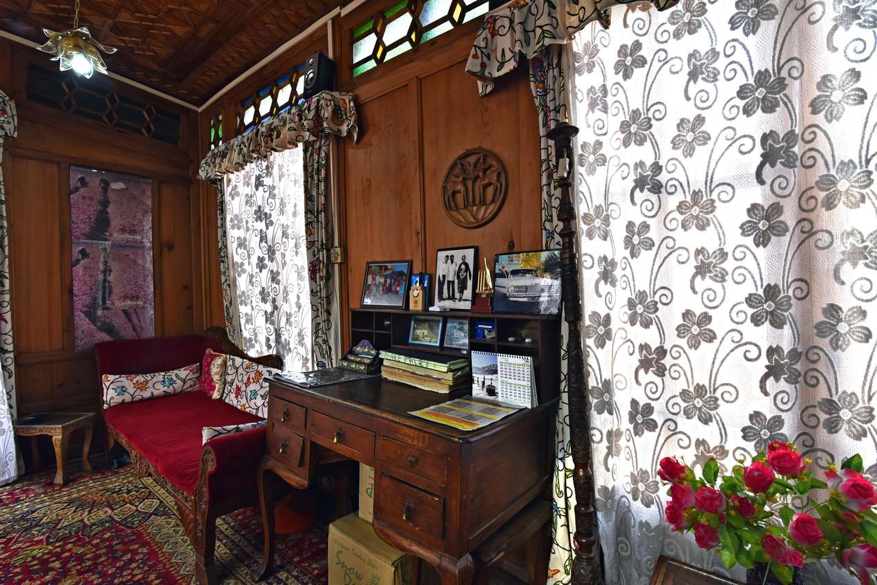 Lake Palace Group Of House Boats Srīnagar Екстериор снимка