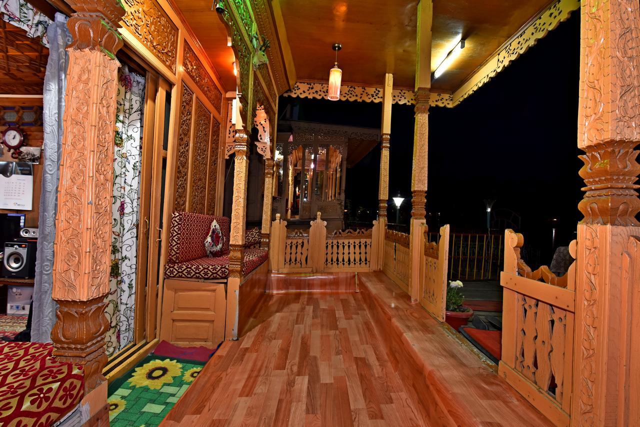 Lake Palace Group Of House Boats Srīnagar Екстериор снимка