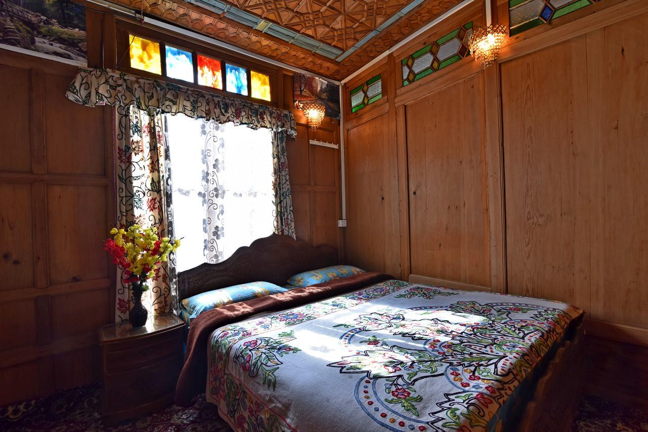 Lake Palace Group Of House Boats Srīnagar Екстериор снимка