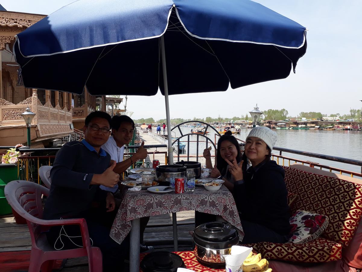 Lake Palace Group Of House Boats Srīnagar Екстериор снимка