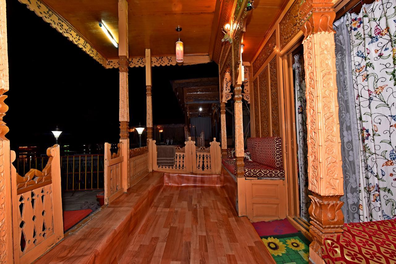 Lake Palace Group Of House Boats Srīnagar Екстериор снимка